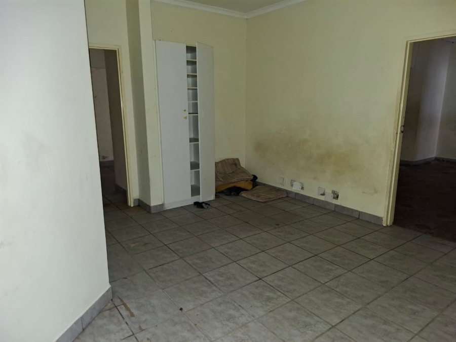 6 Bedroom Property for Sale in Oakdale Western Cape